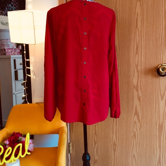 Daytrip Women’s Red Cut Out Sleeve Beaded Neck Button Up Back Blouse S - Picture 9 of 11